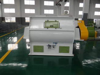 Large Capacity Livestock & Poultry Feed Mixer Machine